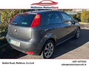 Fiat Punto LOUNGE 1.2 5dr ** LOW KMS **12 Month Wa - Image 4