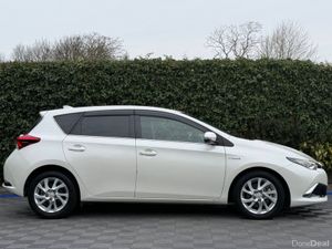 Toyota Auris 1.5 HYBRID // HALF LEATHER SEATS // B - Image 2