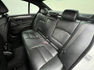 BMW 5-Series 523D xDrive M SPORTS Automatic, Rever - Image 4