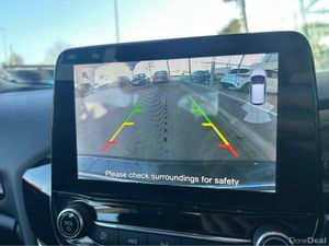 Ford Fiesta TITANIUM 1.10 85PS 5SPEED 4DR - Image 4