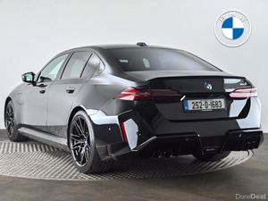 BMW M5 Saloon - Image 2