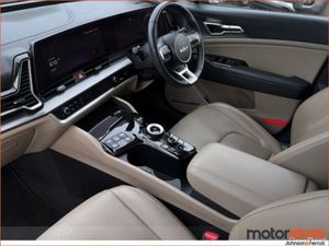 Kia Sportage 1.6 PHEV | TOP SPEC | ONE LADY OWNER - Image 4