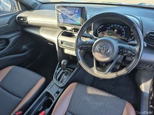 Toyota Yaris Cross ** 1.5 HYBRID ** AUTO ** HUGE S - Image 2