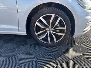 Volkswagen Golf HIGHLINE 1.4 AUTOMATIC PETROL - Image 3