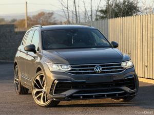 Volkswagen Tiguan VERY LOW MILES - RLINE INSIDE AN - Image 3