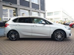 225XE LUXURY PLUS EDITION 5DR ESTATE AUTO 83000KMS - Image 3