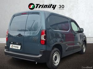 Fiat Doblo ** SWB ** 1.5 100BHP ** 650 KG ** DEMO - Image 3