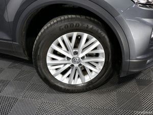 Volkswagen T-Roc DESIGN 1.0L PETROL HATCHBACK - Image 4