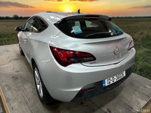 2012 Opel Astra 1.4 16V TURBO 120PS Sport GTC - Image 2
