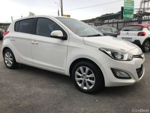 Hyundai i20 Deluxe Edition ONLY 100k - Image 4