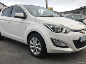 Hyundai i20 Deluxe Edition ONLY 100k - Image 2
