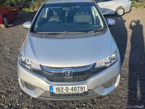 Honda Fit 2016 Automatic Hybrid Low Miles - Image 3