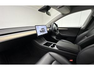 222 Tesla Model Y Long Range - Image 4