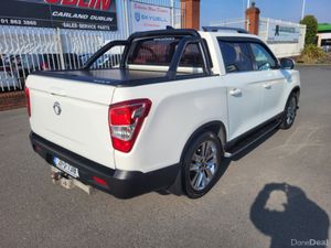 (6 Mts warranty) EL 2.2 DSL MT P/T 4WD 4DR - Image 4