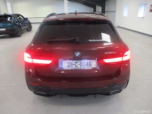 BMW 5-Series M-SPORT TOURING PHEV 2021 - Image 3