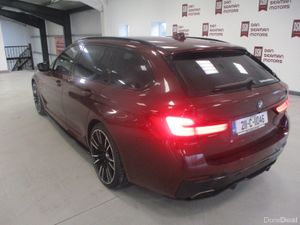 BMW 5-Series M-SPORT TOURING PHEV 2021 - Image 2