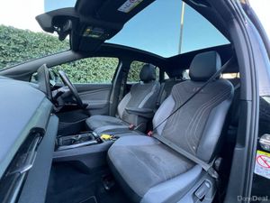 Volkswagen ID.5 STYLE PRO PERFORMANCE // PANORAMIC - Image 2