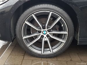 BMW 3-Series 318d Sport - Image 4