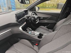 Peugeot 5008 ALLURE 1.5 BLUEHDI 130HP AUTO - Image 3