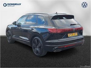 Volkswagen Touareg Diesel Estate Black Edition - Image 4