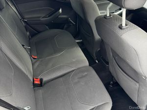 Ford Focus very clean car - Image 4