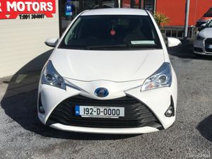 2019 TOYOTA YARIS VITZ PETROL HYBRID AUTO - Image 4