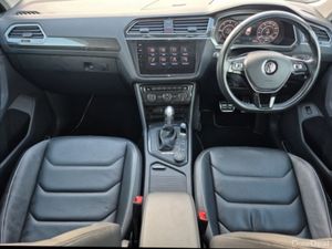 Volkswagen Tiguan ** 4 MOTION ** HIGHLINE ** AUTO - Image 2