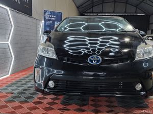 152 Toyota Prius- Fresh import &NCTwe - Image 4