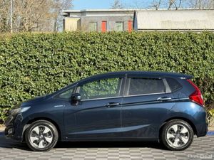 Honda Fit L-PACKAGE 1.5 HYBRID // HALF LEATHER SEA - Image 3