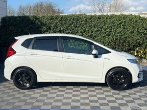 Honda Fit L-PACKAGE 1.5 HYBRID // HALF LEATHER INT - Image 2