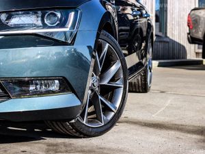 2017 SKODA SUBERB SPORTLINE - Image 2