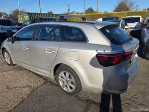 Toyota Avensis 2016 diesel estate - Image 4