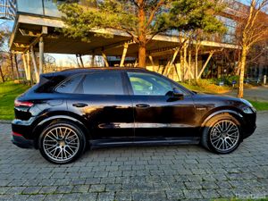 202 PORSCHE CAYANNE 3.0 V6 E-HYBRID, SUNROOF - Image 3