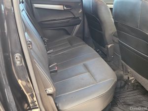 19 ISUZU D-MAX UTAH EDITION CREW CAB COMMERCIAL - Image 4