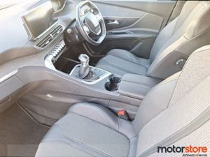Peugeot 5008 1.5 DIESEL ALLURE TINY MILEAGE - Image 3