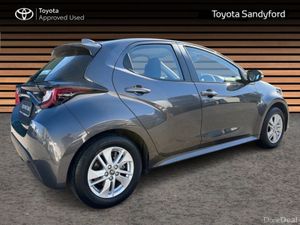 Toyota Yaris HYBRID LUNA // REAR CAMERA // TOYOTA - Image 2