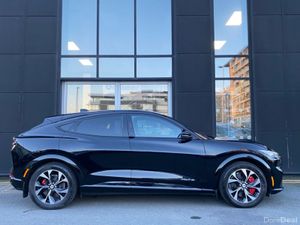 Ford Mustang Mach-E SR AWD Auto - Image 4