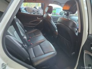 Hyundai Santa Fe 4WD Executive 4DR - Image 3