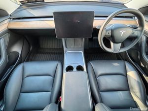 Tesla Model 3 GLASS ROOF - Image 2