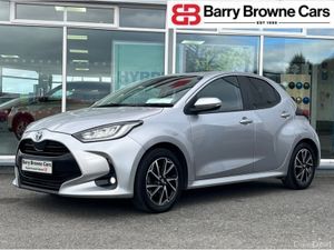 Toyota Yaris DESIGN HEV CVT - Image 2