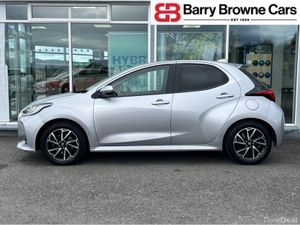 Toyota Yaris DESIGN HEV CVT - Image 4