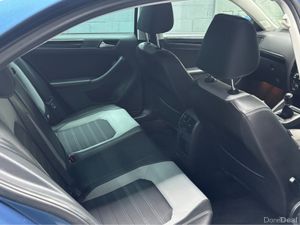 Volkswagen Jetta HIGHLINE 2.0 TDI MANUAL 5SPEED 11 - Image 2