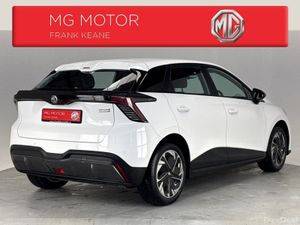 MG 4 EXCITE SHORT RANGE**BLACK CLOTH SEATS**DRIVE - Image 4