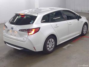 2019 Toyota Corolla Touring Hybrid - Image 3