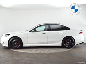 BMW M5 Saloon - Image 3
