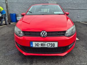 Stunning Volkswagen Polo 2014 VERY LOW KILOMETERS - Image 2