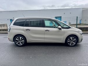 Citroen C4 2017 Picasso Flair model top spec - Image 3