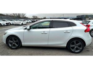 Volvo V40 T4 1.6L Petrol Automatic (8529) - Image 4