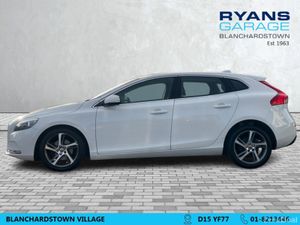 Volvo V40 D2 SE 5DR AUTO  **LEATHER & HEATED SEATS - Image 4