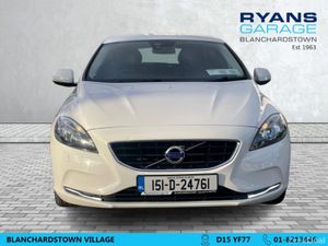 Volvo V40 D2 SE 5DR AUTO  **LEATHER & HEATED SEATS - Image 2